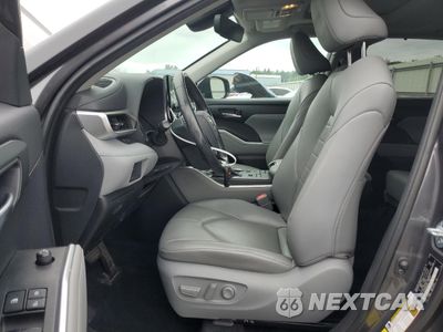Zdjęcie 7 z 16 samochodu: 2021 TOYOTA HIGHLANDER XLE VIN:5TDHZRBH3MS069705 - miniatura