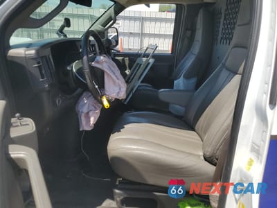 Zdjęcie 7 z 13 samochodu: 2021 CHEVROLET EXPRESS G3500 VIN:1GCZGGFP5M1241522 - miniatura