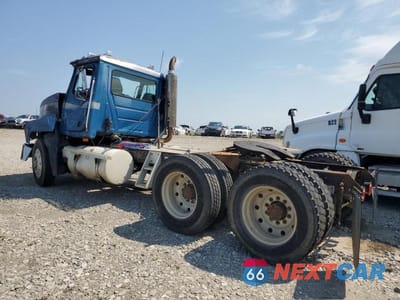 Trzecie zdjęcie samochodu z tyłu: 1997 MACK 600 CH600 VIN:1M1AA13Y8VW073923 - miniatura