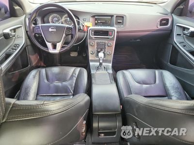 Zdjęcie 8 z 12 samochodu: 2013 VOLVO S60 T5 VIN:YV1612FH6D2186440 - miniatura