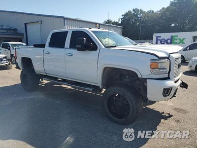 Czwarte zdjęcie samochodu z boku: 2016 GMC SIERRA K2500 DENALI VIN:1GT12UE87GF124696 - miniatura