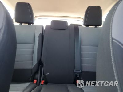 Zdjęcie 10 z 15 samochodu: 2018 FORD ESCAPE S VIN:1FMCU0F70JUC76562 - miniatura