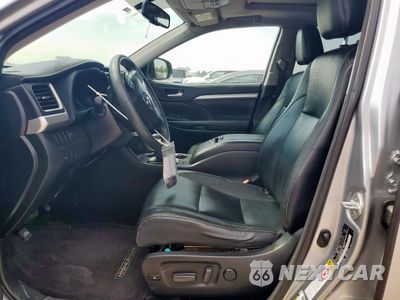 Zdjęcie 7 z 12 samochodu: 2016 TOYOTA HIGHLANDER XLE VIN:5TDJKRFH9GS313894 - miniatura