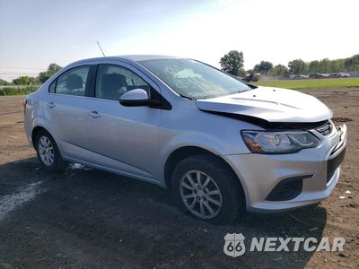 Czwarte zdjęcie samochodu z boku: 2017 CHEVROLET SONIC LT VIN:1G1JD5SG4H4147418 - miniatura