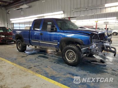 Czwarte zdjęcie samochodu z boku: 2004 CHEVROLET SILVERADO K2500 VIN:1GCGK29U14Z197255 - miniatura