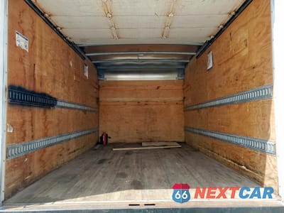 Zdjęcie 10 z 13 samochodu: 2013 ISUZU NPR VIN:JALB4W173D7400657 - miniatura