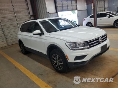 Czwarte zdjęcie samochodu z boku: 2019 VOLKSWAGEN TIGUAN SE VIN:3VV2B7AX4KM137127 - miniatura