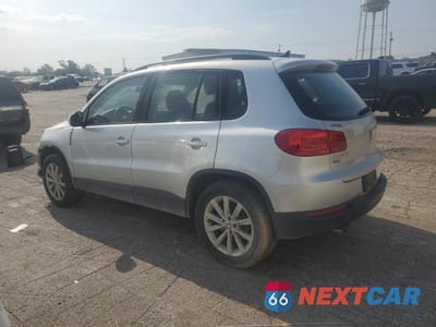 Drugie zdjęcie samochodu z przodu: 2017 VOLKSWAGEN TIGUAN S VIN:WVGAV7AX4HK054441 - miniatura