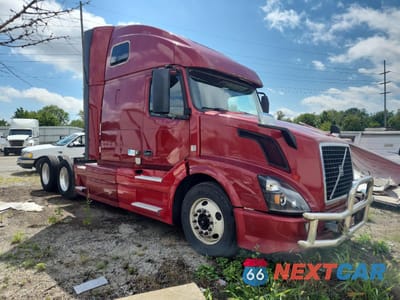 2016 VOLVO VN VNL 4V4NC9EH8GN947529 - główne zdjęcie licytacji z USA - miniatura