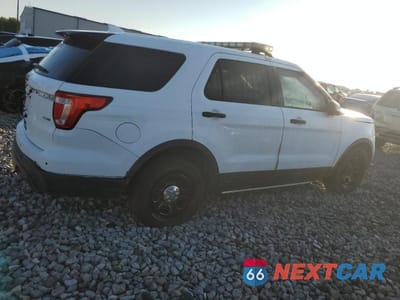 Trzecie zdjęcie samochodu z tyłu: 2017 FORD EXPLORER POLICE INTERCEPTOR VIN:1FM5K8AR5HGA24465 - miniatura