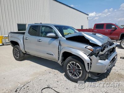 Czwarte zdjęcie samochodu z boku: 2024 TOYOTA TACOMA DOUBLE CAB VIN:3TMKB5FN1RM008606 - miniatura