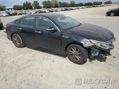 Czwarte zdjęcie samochodu z boku: 2019 KIA OPTIMA LX VIN:5XXGT4L35KG336814 - miniatura