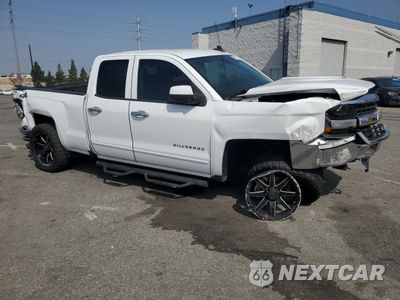 Czwarte zdjęcie samochodu z boku: 2018 CHEVROLET SILVERADO C1500 LT VIN:1GCRCREH8JZ309455 - miniatura