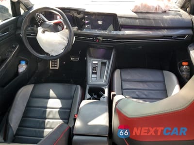 Zdjęcie 8 z 13 samochodu: 2022 VOLKSWAGEN GTI SE VIN:WVW387CD4NW122717 - miniatura