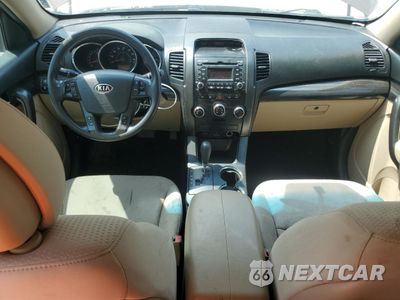 Zdjęcie 8 z 15 samochodu: 2012 KIA SORENTO BASE VIN:5XYKTDA27CG226185 - miniatura