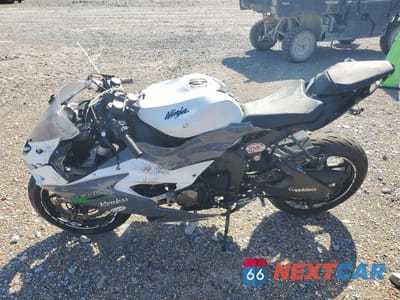 Trzecie zdjęcie samochodu z tyłu: 2021 KAWASAKI ZX636 K VIN:JKBZXJH11MA009236 - miniatura