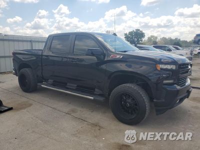 Czwarte zdjęcie samochodu z boku: 2019 CHEVROLET SILVERADO K1500 RST VIN:1GCUYEED2KZ305713 - miniatura