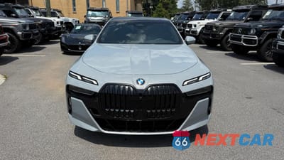 Zdjęcie 14 z 15 samochodu: 2023 BMW 740 I VIN:WBA23EH00PCM28450 - miniatura