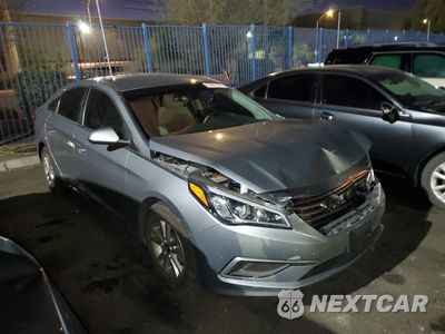 Czwarte zdjęcie samochodu z boku: 2017 HYUNDAI SONATA SE VIN:5NPE24AF9HH523980 - miniatura
