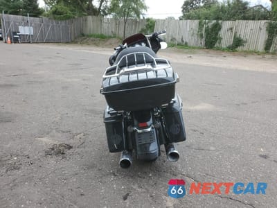 Czwarte zdjęcie samochodu z boku: 2018 HARLEY-DAVIDSON FLHX STREET GLIDE VIN:1HD1KBC14JB668273 - miniatura