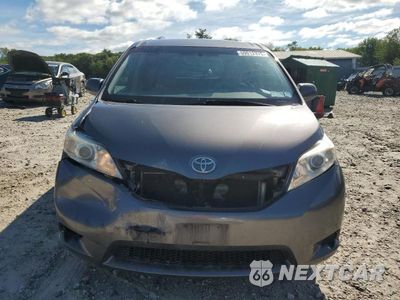 Piąte zdjęcie samochodu w środku: 2017 TOYOTA SIENNA LE VIN:5TDJZ3DC3HS180504 - miniatura