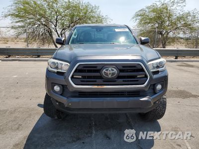 Piąte zdjęcie samochodu w środku: 2018 TOYOTA TACOMA DOUBLE CAB VIN:3TMCZ5AN0JM160288 - miniatura
