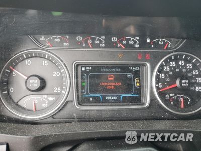 Zdjęcie 8 z 10 samochodu: 2019 INTERNATIONAL LT625 VIN:3HSDZAPRXKN112825 - miniatura
