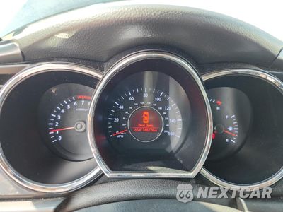 Zdjęcie 9 z 14 samochodu: 2012 KIA OPTIMA LX VIN:5XXGM4A75CG081330 - miniatura