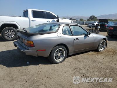 Trzecie zdjęcie samochodu z tyłu: 1983 PORSCHE 944 VIN:WP0AA0944DN450072 - miniatura