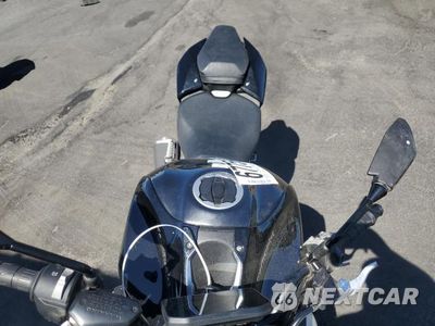 Piąte zdjęcie samochodu w środku: 2025 KAWASAKI ZR900 S VIN:ML5ZRDS13SDA03090 - miniatura