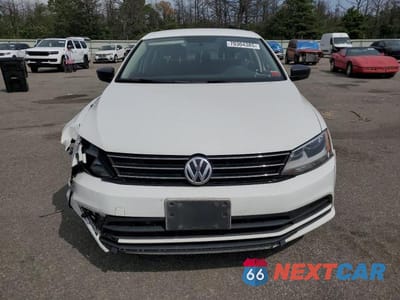 Piąte zdjęcie samochodu w środku: 2019 VOLKSWAGEN JETTA SE VIN:3VWD67AJ7GM412937 - miniatura