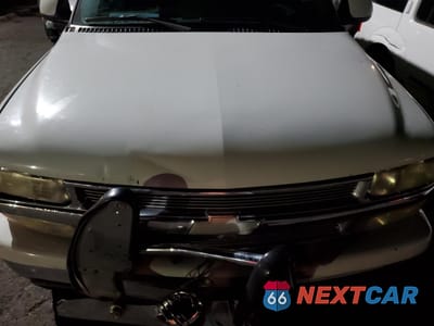 Zdjęcie 11 z 12 samochodu: 2002 CHEVROLET SUBURBAN K1500 VIN:1GNFK16T42J113868 - miniatura