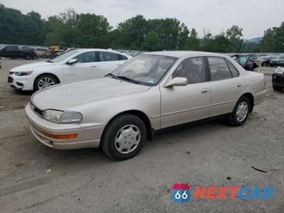 1993 TOYOTA CAMRY LE 4T1SK12E2PU318900 - główne zdjęcie licytacji z USA - miniatura