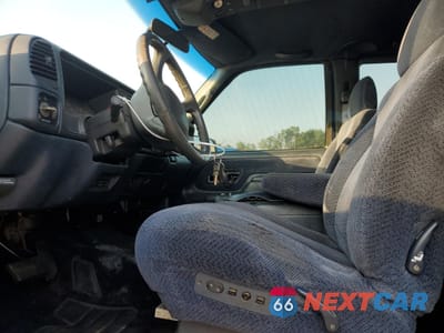 Zdjęcie 7 z 15 samochodu: 1999 CHEVROLET GMT-400 K1500 VIN:1GCEK19R2XR130715 - miniatura