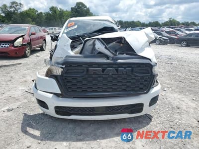 Piąte zdjęcie samochodu w środku: 2025 RAM 1500 TRADESMAN VIN:1C6RRFGGXSN592877 - miniatura