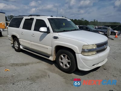 Czwarte zdjęcie samochodu z boku: 2005 CHEVROLET SUBURBAN C1500 VIN:3GNEC16Z85G247608 - miniatura