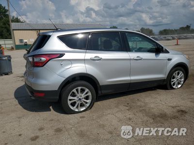 Trzecie zdjęcie samochodu z tyłu: 2017 FORD ESCAPE SE VIN:1FMCU0G99HUE31703 - miniatura