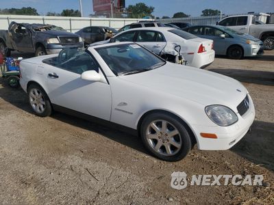 Czwarte zdjęcie samochodu z boku: 2000 MERCEDES-BENZ SLK 230 KOMPRESSOR VIN:WDBKK47F9YF149874 - miniatura