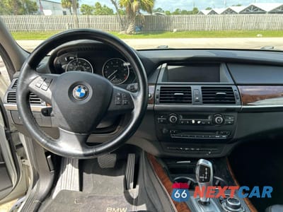 Zdjęcie 9 z 10 samochodu: 2013 BMW X5 XDRIVE35I VIN:5UXZV4C50D0B01442 - miniatura