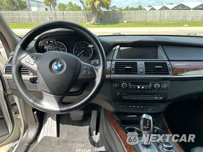 Zdjęcie 9 z 10 samochodu: 2013 BMW X5 XDRIVE35I VIN:5UXZV4C50D0B01442 - miniatura