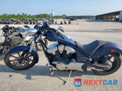 Trzecie zdjęcie samochodu z tyłu: 2019 HONDA VT1300 CX VIN:JH2SC6121KK400215 - miniatura