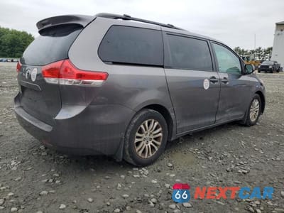 Trzecie zdjęcie samochodu z tyłu: 2012 TOYOTA SIENNA XLE VIN:5TDYK3DC2CS245368 - miniatura