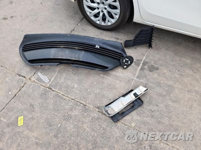 Zdjęcie 12 z 16 samochodu: 2019 TOYOTA COROLLA L VIN:5YFBURHE8KP919366 - miniatura