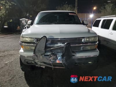 Piąte zdjęcie samochodu w środku: 2002 CHEVROLET SUBURBAN K1500 VIN:1GNFK16T42J113868 - miniatura