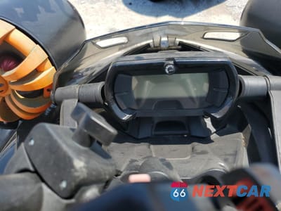 Zdjęcie 8 z 10 samochodu: 2021 CAN-AM SPYDER ROADSTER F3 VIN:2BXRDDE2XMV000524 - miniatura