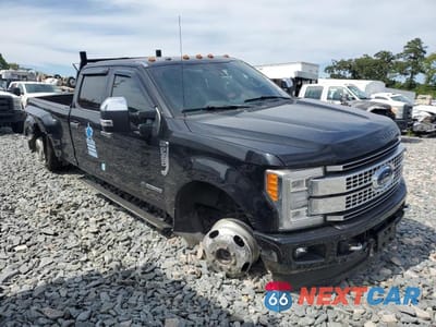 Czwarte zdjęcie samochodu z boku: 2017 FORD F350 SUPER DUTY VIN:1FT8W3DT8HED63569 - miniatura