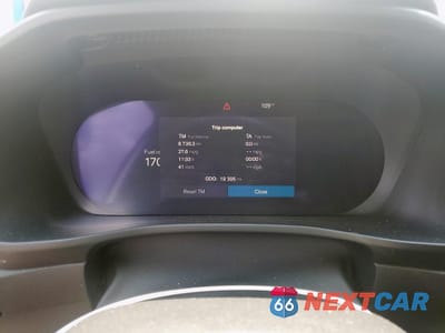 Zdjęcie 9 z 14 samochodu: 2025 VOLVO XC40 PLUS VIN:YV4L12UC5S2512349 - miniatura