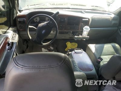 Zdjęcie 8 z 14 samochodu: 2006 FORD F350 SUPER DUTY VIN:1FTWW33P76EB45518 - miniatura