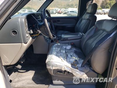 Zdjęcie 7 z 13 samochodu: 2001 CHEVROLET TAHOE C1500 VIN:1GNEC13T41R211828 - miniatura