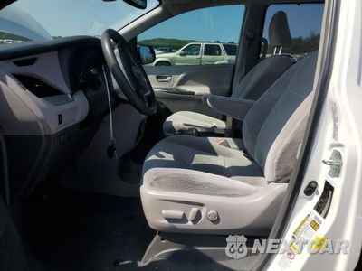 Zdjęcie 7 z 15 samochodu: 2019 TOYOTA SIENNA LE VIN:5TDKZ3DC1KS983095 - miniatura